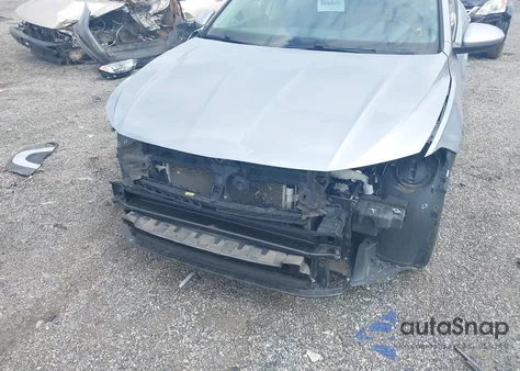 2019 Volkswagen Jetta 1.4T R-Line/1.4T S/1.4T Se из США, поврежденный, VIN 3VWC57BUXKM232478